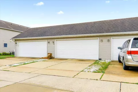 Exterior - 1412 Montgomery St, Normal, IL 61761 photo 4 of 4