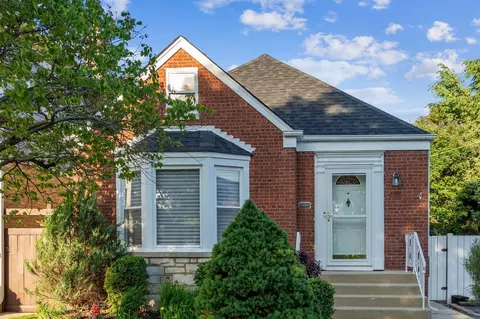 5033 N New England Ave, Chicago, IL 60656