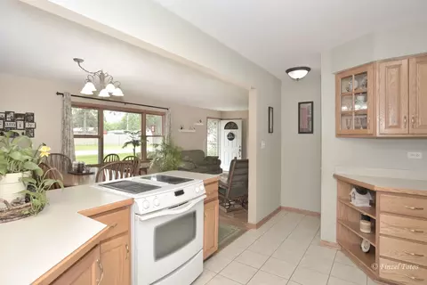 Kitchen - 4512 Ramble Rd, Mchenry, IL 60050 photo 2 of 2