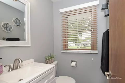 Bath - 4512 Ramble Rd, Mchenry, IL 60050 photo 2 of 3