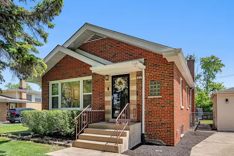 875 N Maple Dr, Chicago Heights, IL 60411