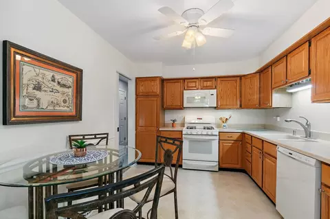Kitchen - 19 White Oak Ln, Elgin, IL 60123 photo 1 of 2
