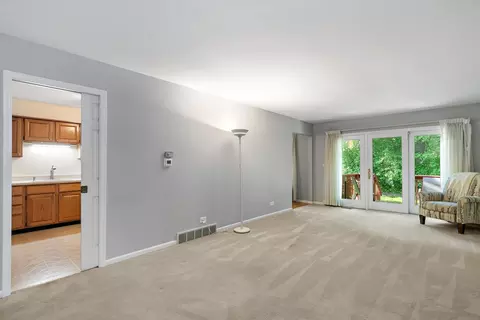 Living - 19 White Oak Ln, Elgin, IL 60123 photo 1 of 1