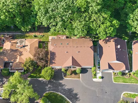 View/Area - 19 White Oak Ln, Elgin, IL 60123 photo 2 of 3