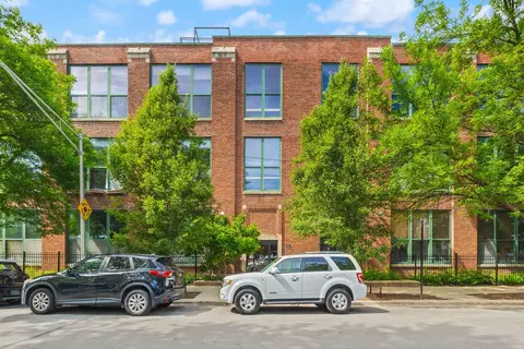 2650 W Belden Ave #302, Chicago, IL 60647