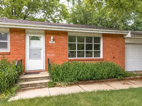 Exterior - 1216 Jersey Ave, Normal, IL 61761 photo 2 of 4