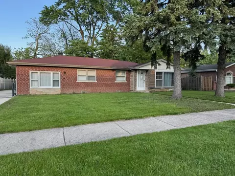 8743 Mobile Ave, Oak Lawn, IL 60453