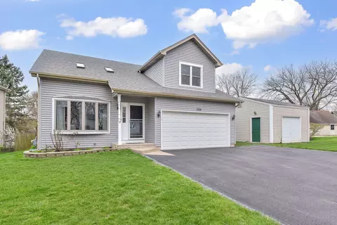 1319 Fox Meadow Ct, Saint Charles, IL 60174