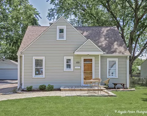 1313 Pine Grove Ave, Round Lake Beach, IL 60073