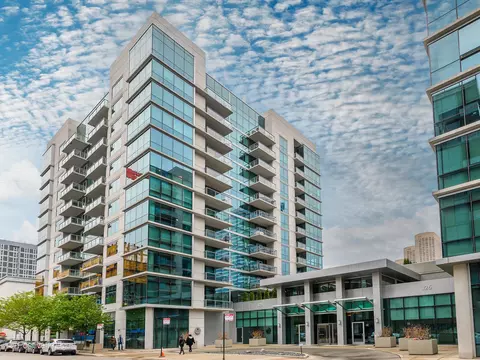 123 S Green St #310B, Chicago, IL 60607