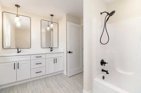 Bath - 754 Lucano Way, Crown Point, IN 46307 photo 2 of 3