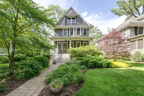 706 Linden Ave, Wilmette, IL 60091
