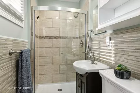 Bath - 239 Albert Ter, Wheeling, IL 60090 photo 1 of 2