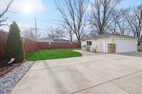 Exterior - 239 Albert Ter, Wheeling, IL 60090 photo 5 of 5