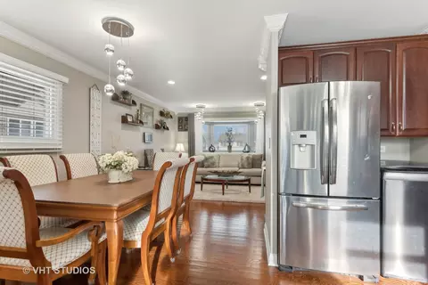 Dining - 239 Albert Ter, Wheeling, IL 60090 photo 1 of 2