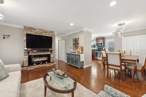 Living - 239 Albert Ter, Wheeling, IL 60090 photo 2 of 2