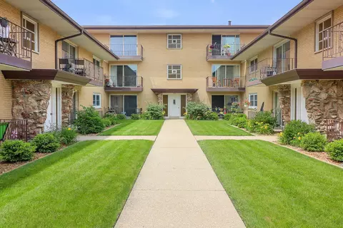 6126 S Kensington Ave #D, Countryside, IL 60525