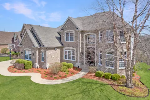 1359 Karen Dr, West Dundee, IL 60118