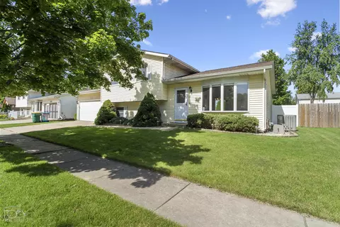 1019 Christine Ct, Joliet, IL 60431
