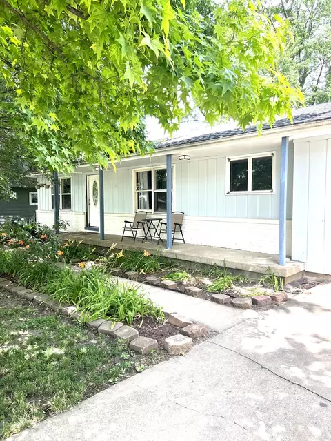 3608 Meadow Ln, Champaign, IL 61822