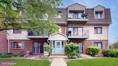 3260 Sanders Rd #A11, Northbrook, IL 60062