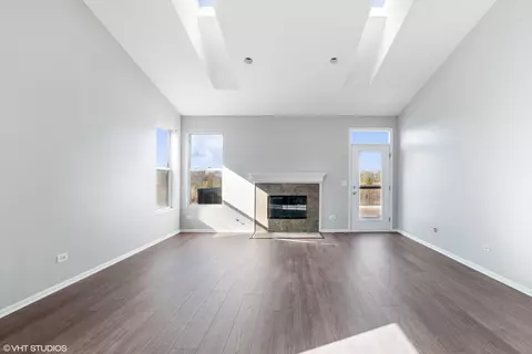 Living - 25404 Spring St, Manhattan, IL 60442 photo 1 of 1