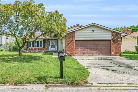927 Illinois Ct, Rantoul, IL 61866