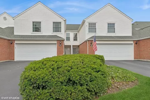 102 Hemstead St #32C, Lake Bluff, IL 60044
