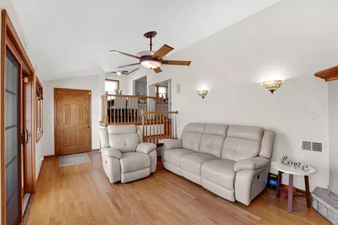 18417 Burnham Ave, Lansing, IL 60438 photo 12