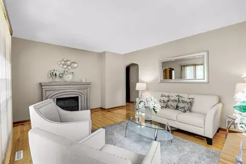 18417 Burnham Ave, Lansing, IL 60438 photo 5
