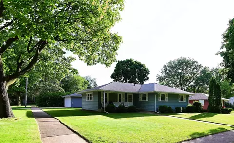 3715 Beach St, Rockford, IL 61108