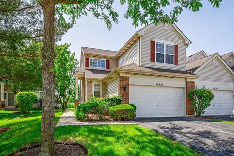 10927 Cape Cod Ln #10927, Huntley, IL 60142