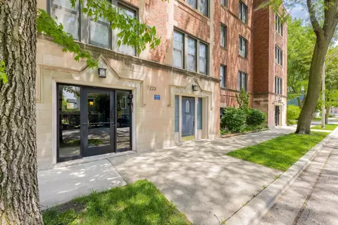 7225 Adams St #2, Forest Park, IL 60130