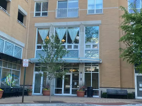 1640 Maple Ave #203, Evanston, IL 60201