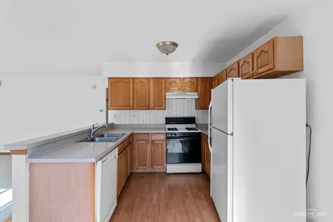 Kitchen - 1049 Willow Bay, Elgin, IL 60123 photo 1 of 1