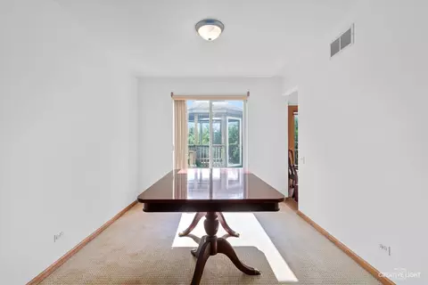 Dining - 1049 Willow Bay, Elgin, IL 60123 photo 1 of 1