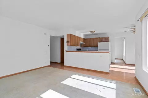 Living - 1049 Willow Bay, Elgin, IL 60123 photo 4 of 4