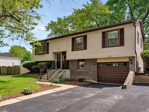 8129 Carolwood Ln, Woodridge, IL 60517