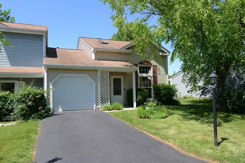 666 Yale Ln, Island Lake, IL 60042