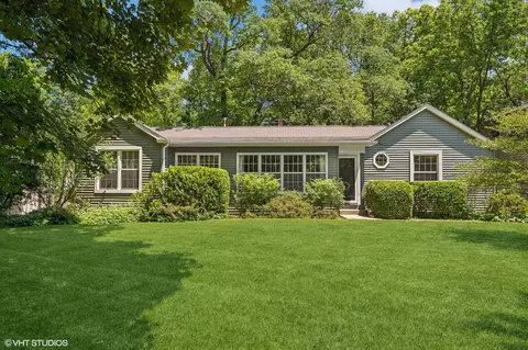 1437 Eastwood Ave, Highland Park, IL 60035