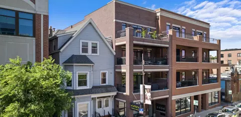 1347 W Belmont Ave #4, Chicago, IL 60657