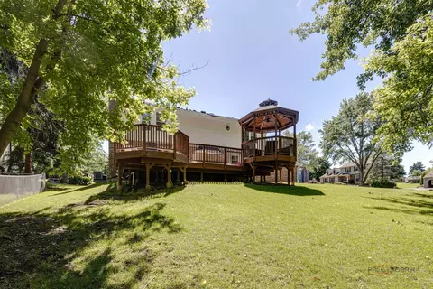 Exterior - 1022 Twisted Oak Ct, Algonquin, IL 60102 photo 1 of 4