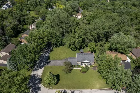 View/Area - 1022 Twisted Oak Ct, Algonquin, IL 60102 photo 3 of 10