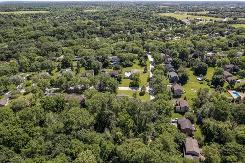 View/Area - 1022 Twisted Oak Ct, Algonquin, IL 60102 photo 6 of 10