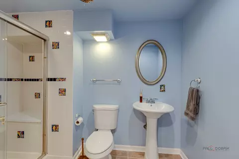 Bath - 1022 Twisted Oak Ct, Algonquin, IL 60102 photo 4 of 4