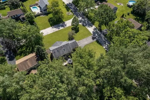 View/Area - 1022 Twisted Oak Ct, Algonquin, IL 60102 photo 4 of 10