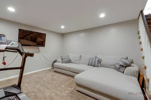 Other - 1022 Twisted Oak Ct, Algonquin, IL 60102 photo 2 of 6