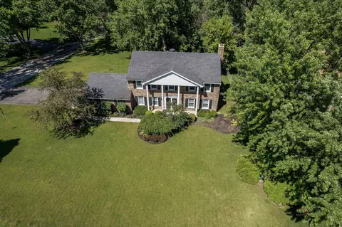 View/Area - 1022 Twisted Oak Ct, Algonquin, IL 60102 photo 2 of 10