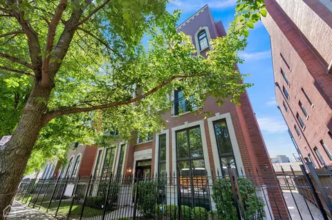 3240 N California Ave #2S, Chicago, IL 60618