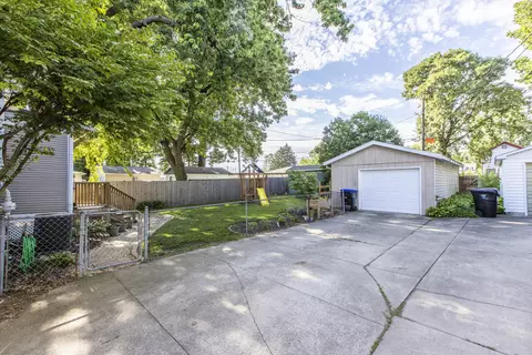 1014 E Olive St, Bloomington, IL 61701 photo 28